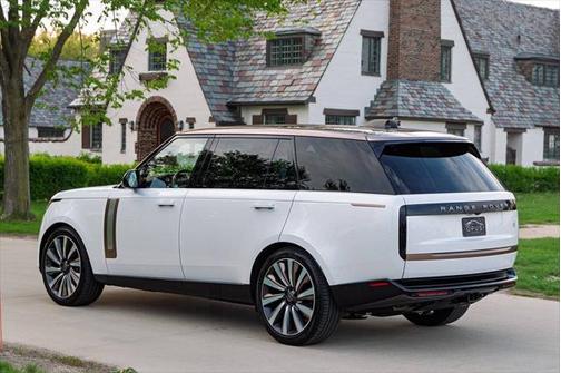 2022 Land Rover Range Rover P530 SV LWB AWD 4dr SUV (midyear release)