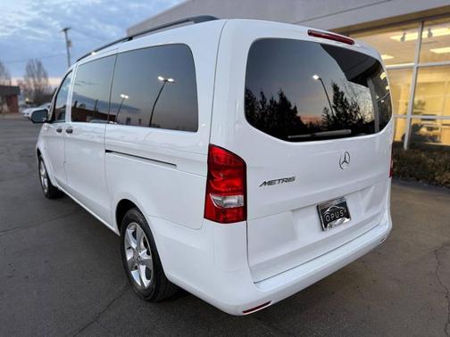 2016 Mercedes-Benz Metris Base