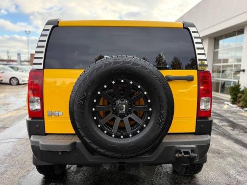 2006 Hummer H3 Base