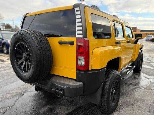 2006 Hummer H3 Base