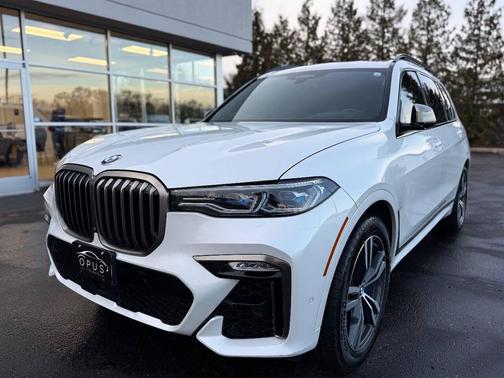 2020 BMW X7 M50i