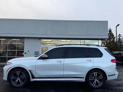 2020 BMW X7 M50i