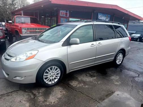 2009 Toyota Sienna XLE
