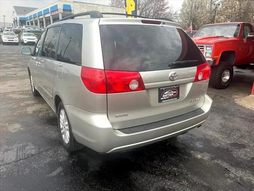 2009 Toyota Sienna XLE