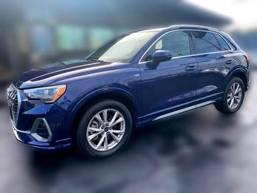 2022 Audi Q3 45 S line Premium
