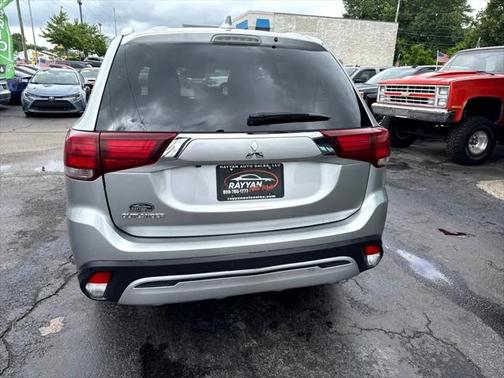 2020 Mitsubishi Outlander SE