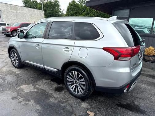 2020 Mitsubishi Outlander SE