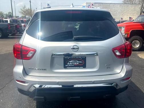 2019 Nissan Pathfinder SL