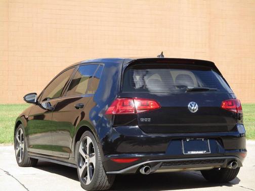 2015 Volkswagen Golf GTI 2.0T SE 4-Door