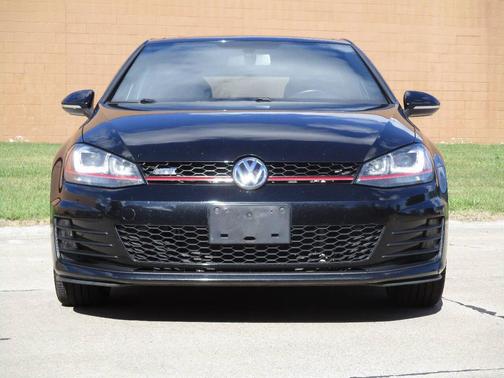 2015 Volkswagen Golf GTI 2.0T SE 4-Door