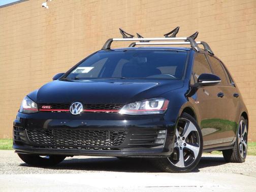 2017 Volkswagen Golf GTI 2.0T SE 4-Door