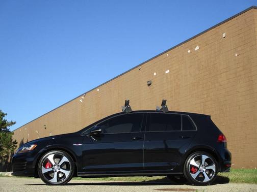 2017 Volkswagen Golf GTI 2.0T SE 4-Door