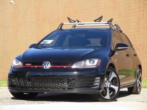 2017 Volkswagen Golf GTI 2.0T SE 4-Door