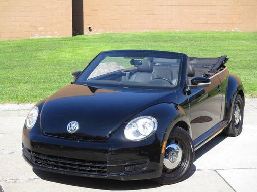 Black 2013 Volkswagen Beetle 2.5L