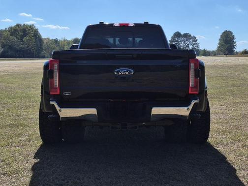 2023 Ford F-350 Lariat