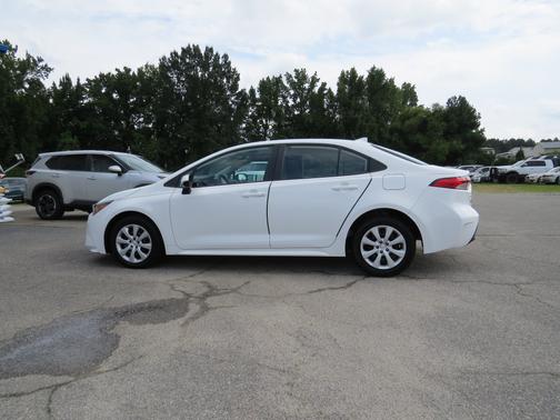 Ice Cap 2024 Toyota Corolla LE