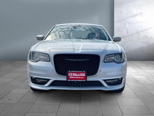 2022 Chrysler 300 Touring