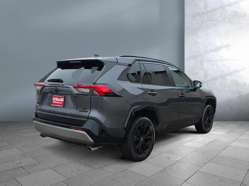2022 Toyota RAV4 Hybrid SE