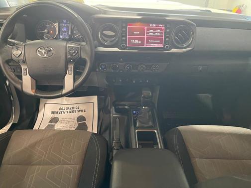 Super White 2020 Toyota Tacoma TRD Sport