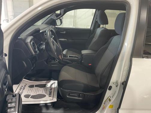 Super White 2020 Toyota Tacoma TRD Sport