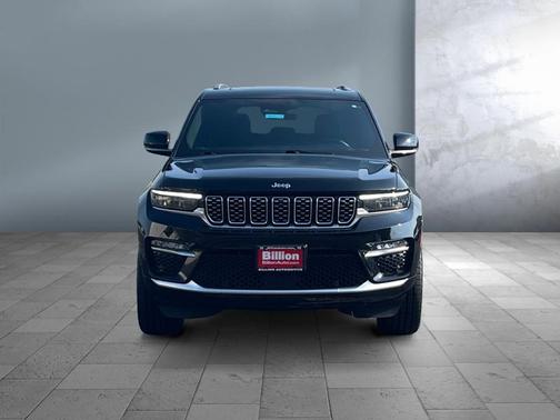 2022 Jeep Grand Cherokee Summit