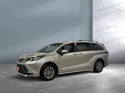 2021 Toyota Sienna XLE