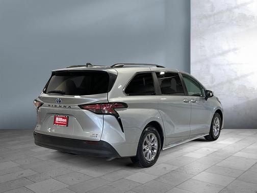 2021 Toyota Sienna XLE