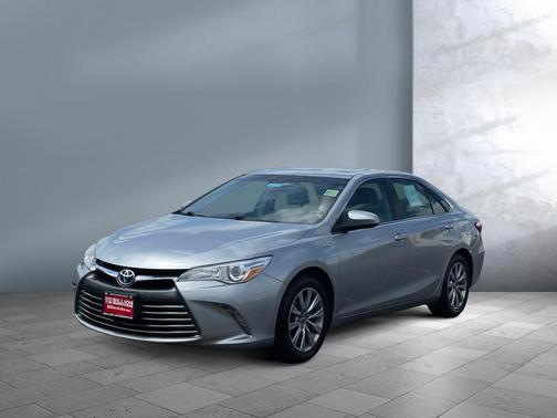 2016 Toyota Camry Hybrid XLE