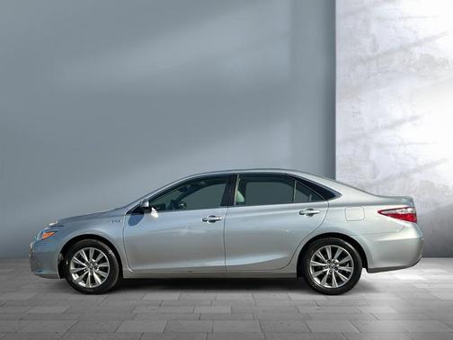 2016 Toyota Camry Hybrid XLE