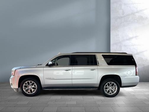 2017 GMC Yukon XL SLT