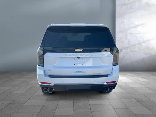 Polar White Tricoat 2026 Chevrolet Suburban Premier
