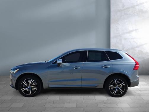 Osmium Grey Metallic 2018 Volvo XC60 T6 R-Design