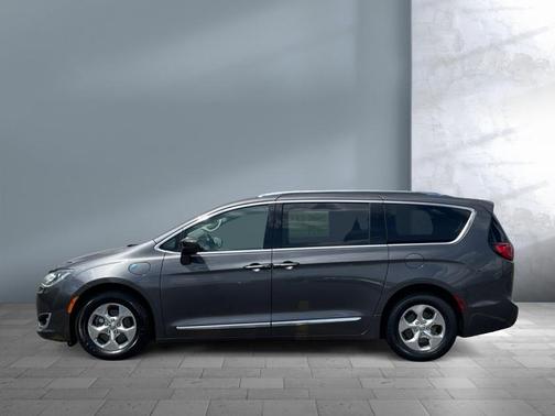 2018 Chrysler Pacifica Hybrid Touring L