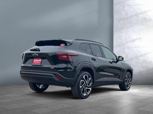Mosaic Black Metallic 2026 Chevrolet Trax FWD 2RS