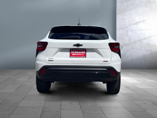 Summit White 2026 Chevrolet Trax FWD 1RS