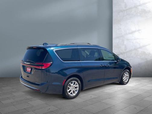 Fathom Blue Pearlcoat 2022 Chrysler Pacifica Touring L