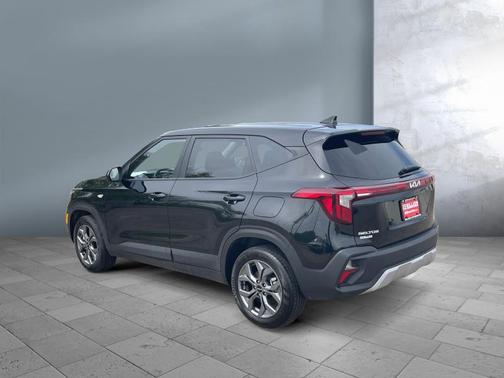 Fusion Black 2026 Kia Seltos LX