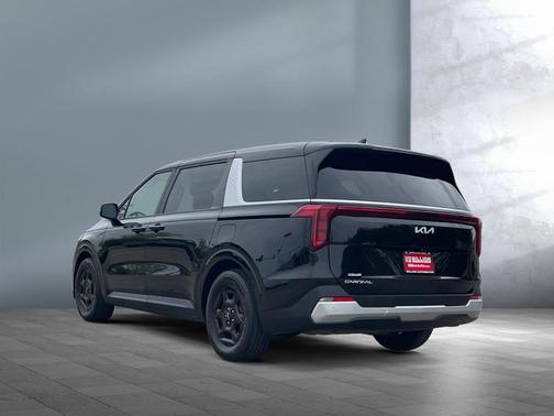 Aurora Black Pearl 2025 Kia Carnival LXS
