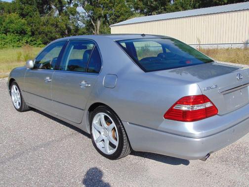 2005 Lexus LS 430 Base