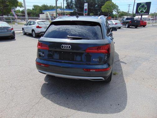 Azores Green Metallic 2018 Audi Q5 2.0T Prestige