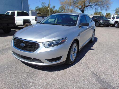 2015 Ford Taurus SE