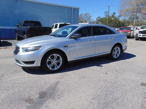 2015 Ford Taurus SE