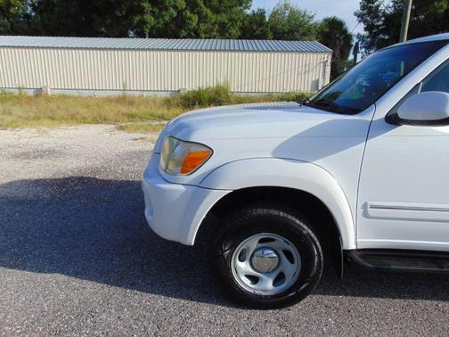 2005 Toyota Sequoia SR5