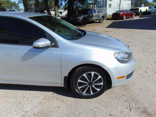 2012 Volkswagen Golf Base