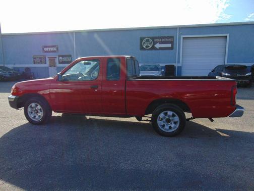 1999 Nissan Frontier XE King Cab