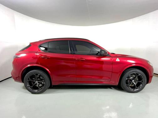 2024 Alfa Romeo Stelvio Quadrifoglio