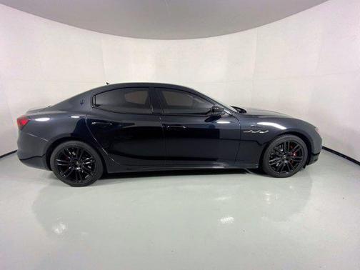 2022 Maserati Ghibli Modena Q4