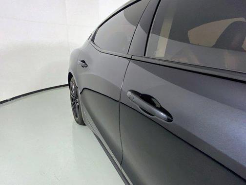 2022 Maserati Ghibli Modena Q4