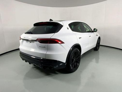 Bianco 2025 Maserati Grecale Modena