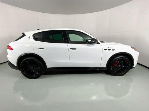 Bianco 2025 Maserati Grecale Modena
